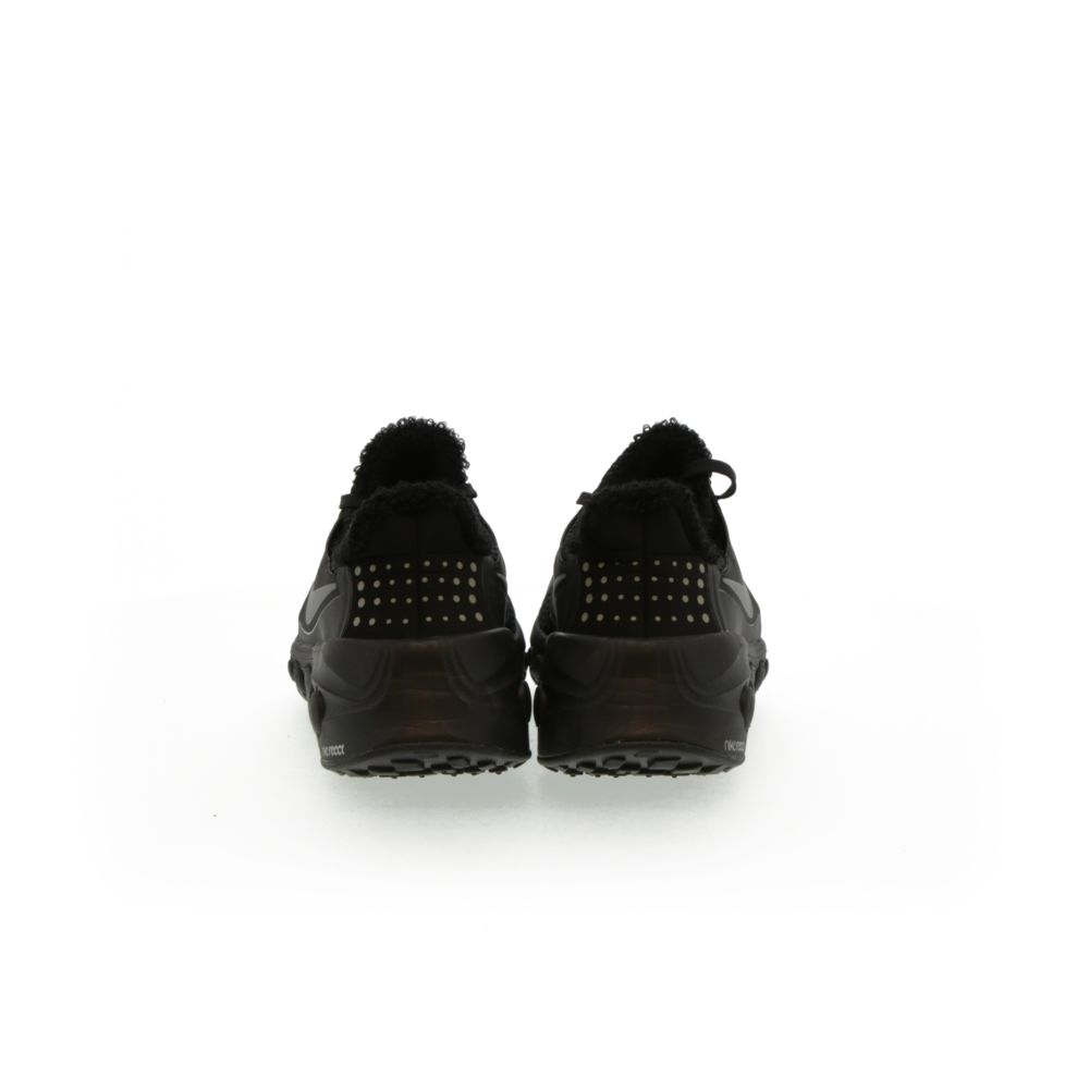 nike cruzrone triple black