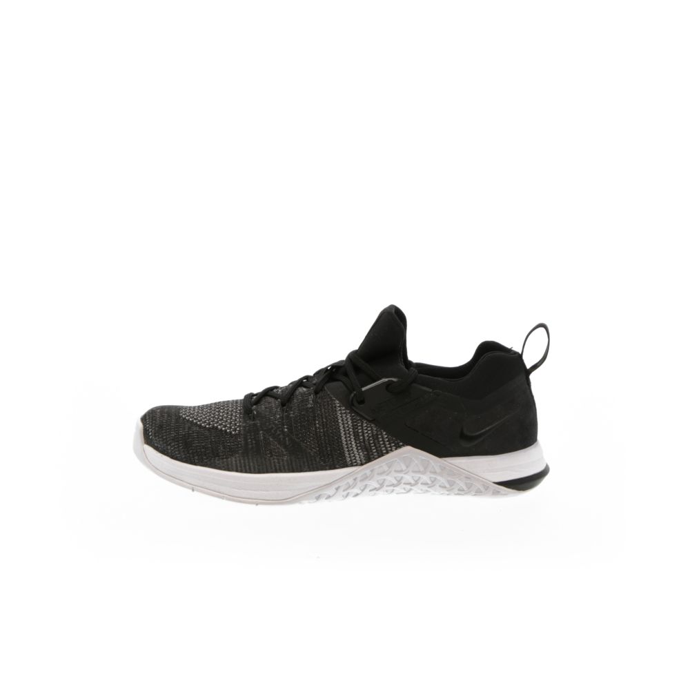 nike free tr8 black laser fuchsia
