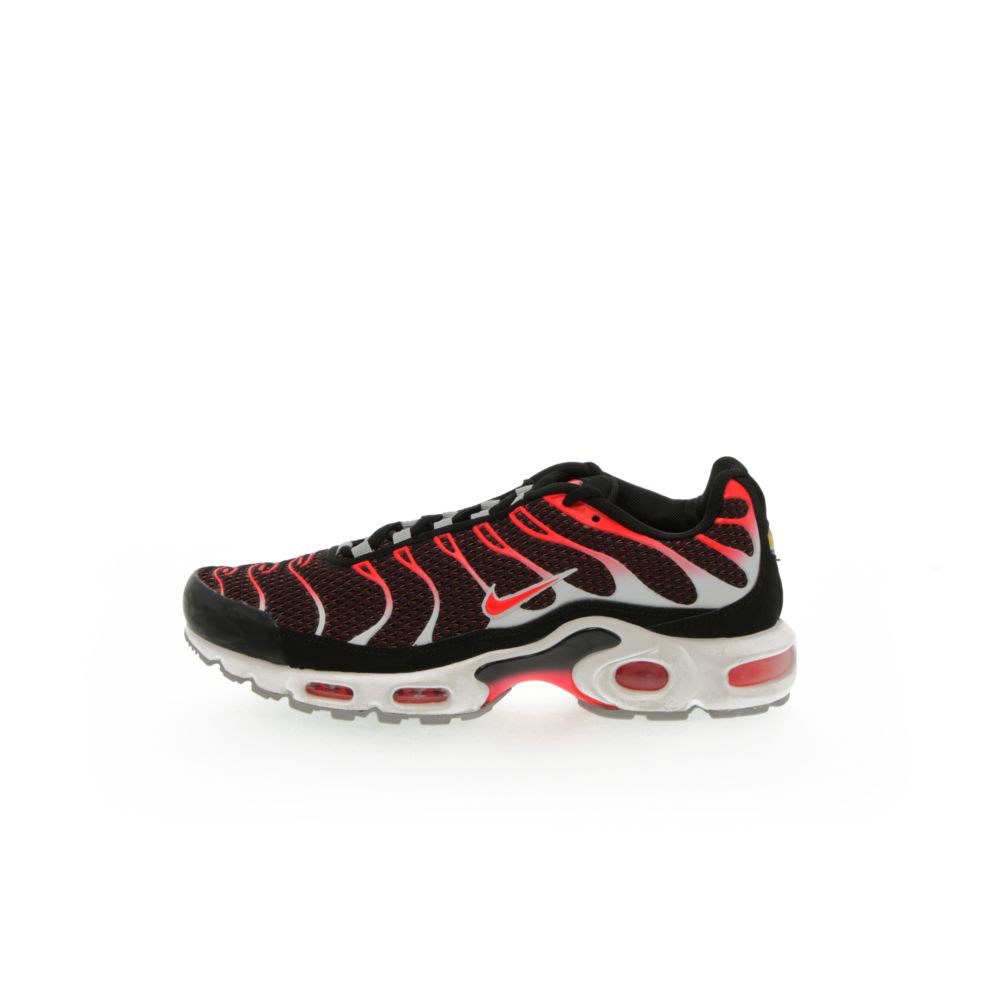 nike air max plus bright crimson